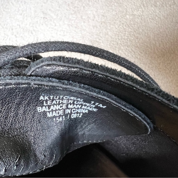 Ann Klein Black Suede Ankle Boot, Size 11 - Picture 9 of 10